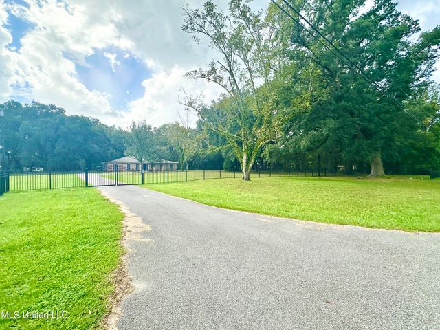 6001 Wooded Acres Road, Vancleave, MS 39565