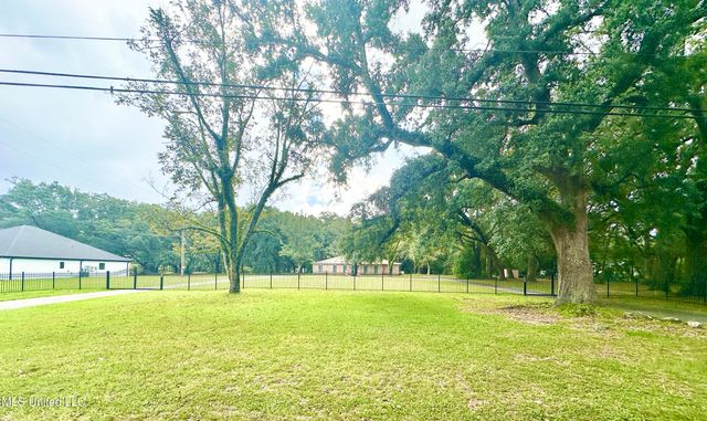 6001 Wooded Acres Road, Vancleave, MS 39565