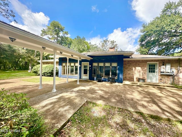 6001 Wooded Acres Road, Vancleave, MS 39565