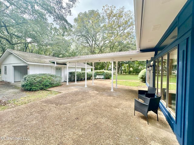 6001 Wooded Acres Road, Vancleave, MS 39565
