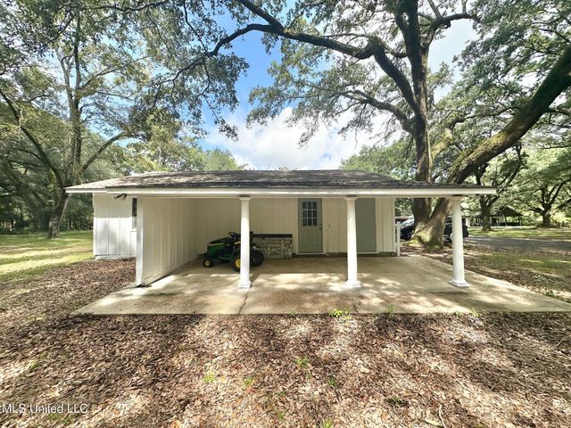 6001 Wooded Acres Road, Vancleave, MS 39565
