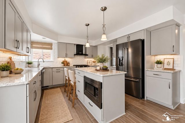 16851 Silverado Drive, Southgate, MI 48195