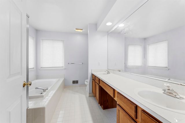 16851 Silverado Drive, Southgate, MI 48195