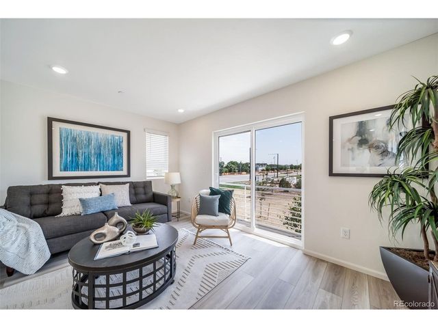 10350 Tucson Pl, Commerce City, CO 80022