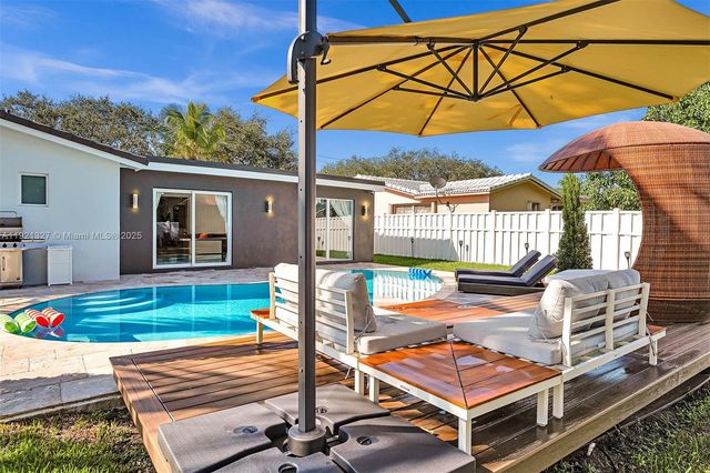 5005 Johnson St, Hollywood, FL 33021