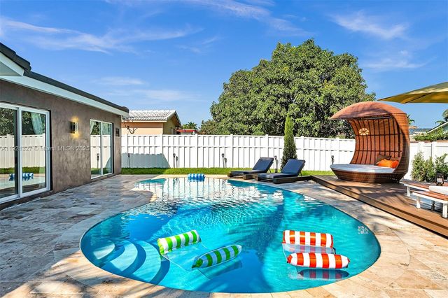 5005 Johnson St, Hollywood, FL 33021