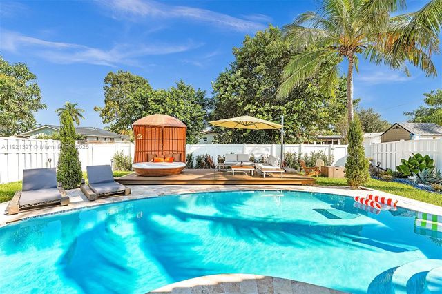 5005 Johnson St, Hollywood, FL 33021