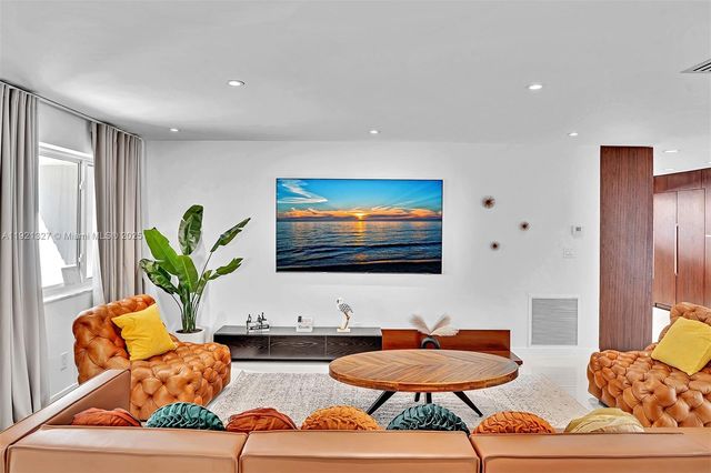 5005 Johnson St, Hollywood, FL 33021