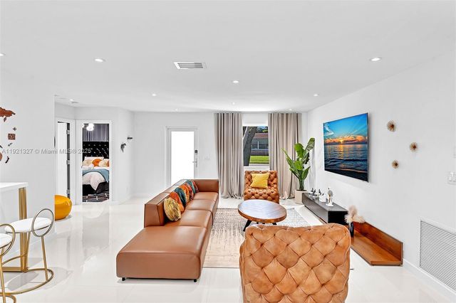 5005 Johnson St, Hollywood, FL 33021