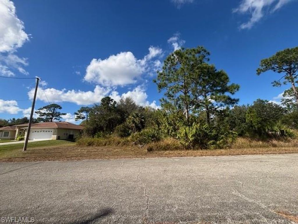 611 Highland AVE, LEHIGH ACRES, FL 33972 — photo 4