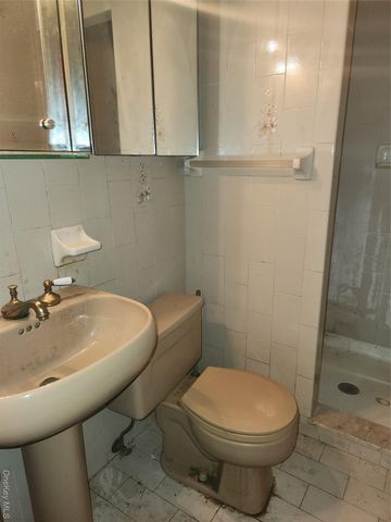 3237 Rawlins Avenue, Bronx, NY 10465