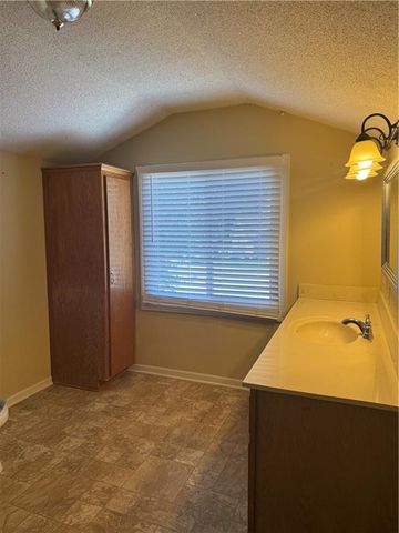 510 Shawn Crest Lane, Richmond, MO 64085