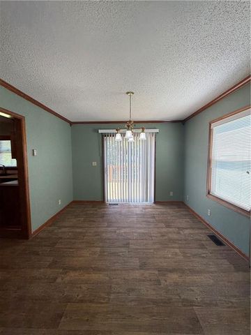 510 Shawn Crest Lane, Richmond, MO 64085