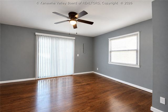 4726 Washington Avenue Se, Charleston, WV 25304