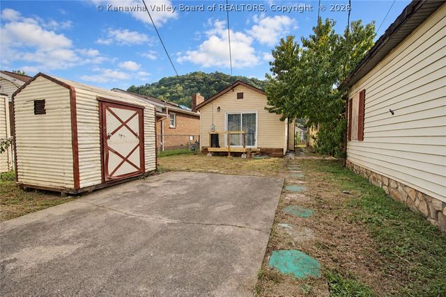 4726 Washington Avenue Se, Charleston, WV 25304