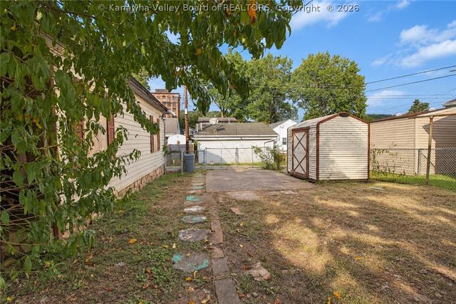 4726 Washington Avenue Se, Charleston, WV 25304