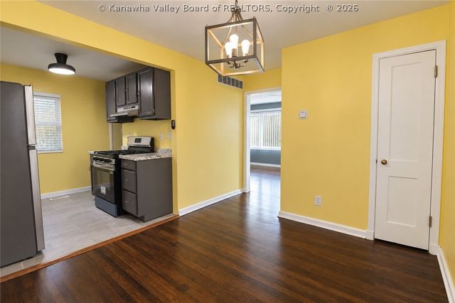 4726 Washington Avenue Se, Charleston, WV 25304