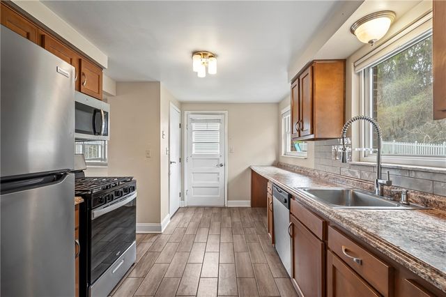 3033 Universal Rd, Penn Hills, PA 15235