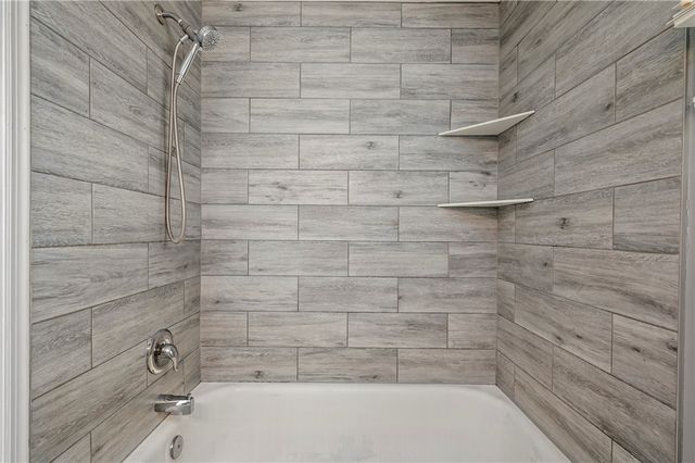 3033 Universal Rd, Penn Hills, PA 15235