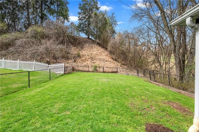 3033 Universal Rd, Penn Hills, PA 15235