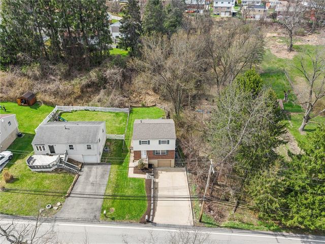 3033 Universal Rd, Penn Hills, PA 15235