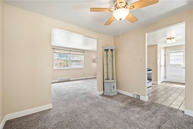 3033 Universal Rd, Penn Hills, PA 15235