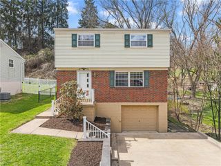 3033 Universal Rd, Penn Hills, PA 15235