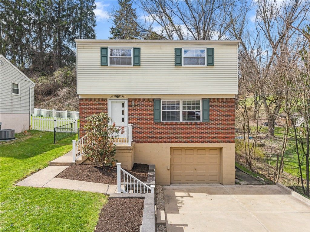 3033 Universal Rd, Penn Hills, PA 15235