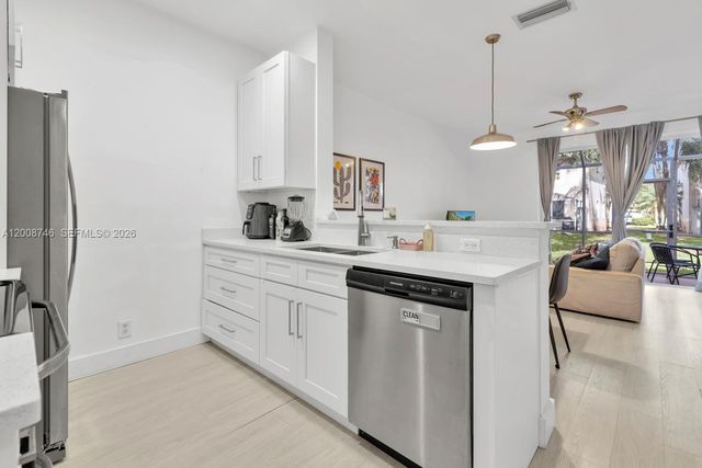 1919 Madeira Dr 4, Weston, FL 33327