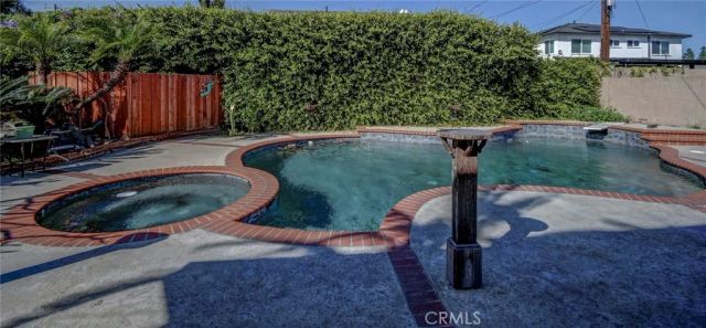 2401 E Avalon, Santa Ana, CA 92705