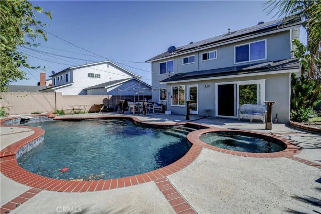 2401 E Avalon, Santa Ana, CA 92705
