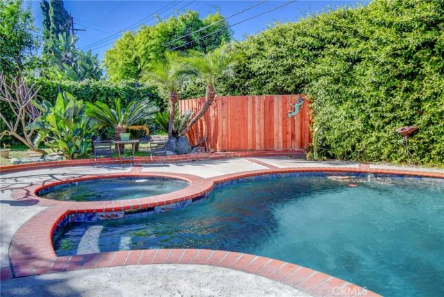2401 E Avalon, Santa Ana, CA 92705