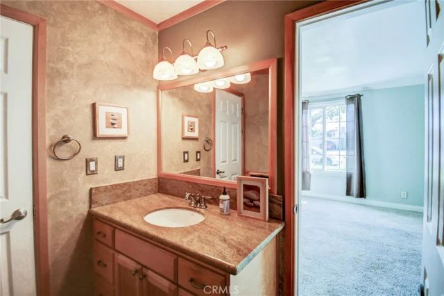 2401 E Avalon, Santa Ana, CA 92705