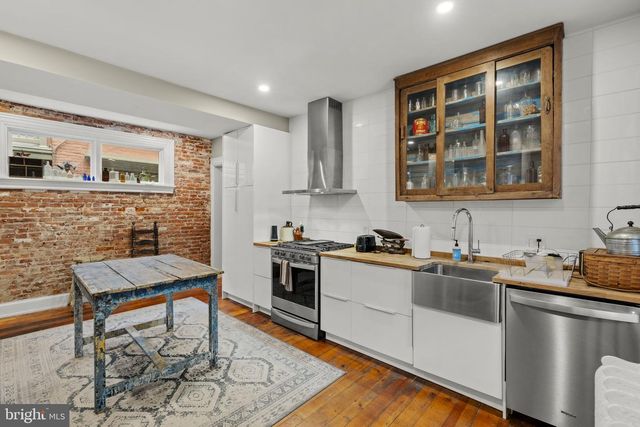 449 W WALNUT ST, Lancaster, PA 17603