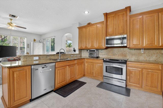 7106 Taylorwood Drive, Lake Worth, FL 33467