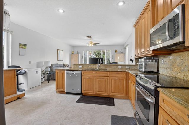 7106 Taylorwood Drive, Lake Worth, FL 33467