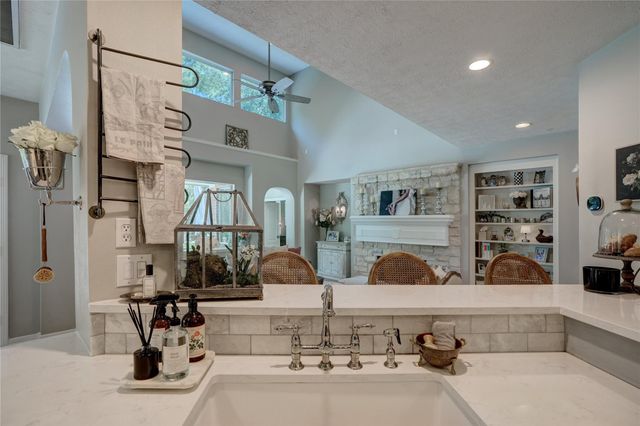 8792 Sunset Heights Lane, Conroe, TX 77302