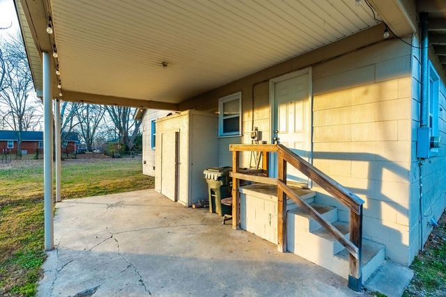 3511 Lafayette Rd, Hopkinsville, KY 42240