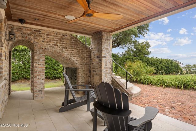 407 Bradley Creek Point Road, Wilmington, NC 28403