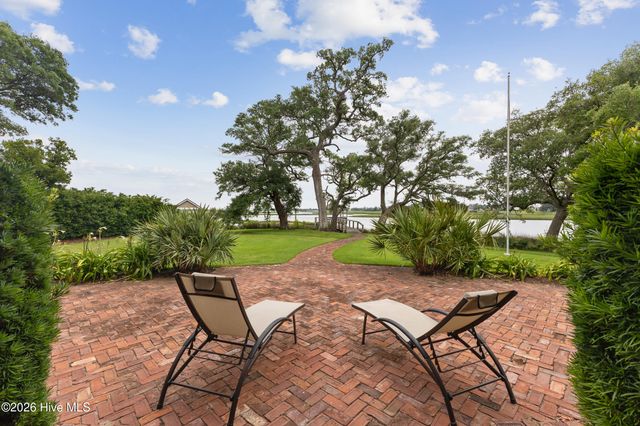 407 Bradley Creek Point Road, Wilmington, NC 28403