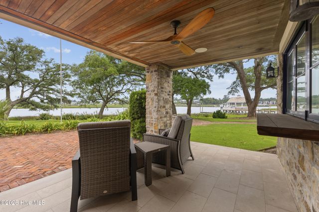 407 Bradley Creek Point Road, Wilmington, NC 28403