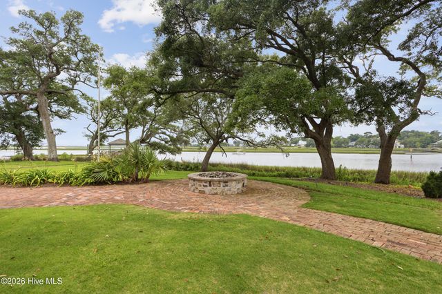 407 Bradley Creek Point Road, Wilmington, NC 28403