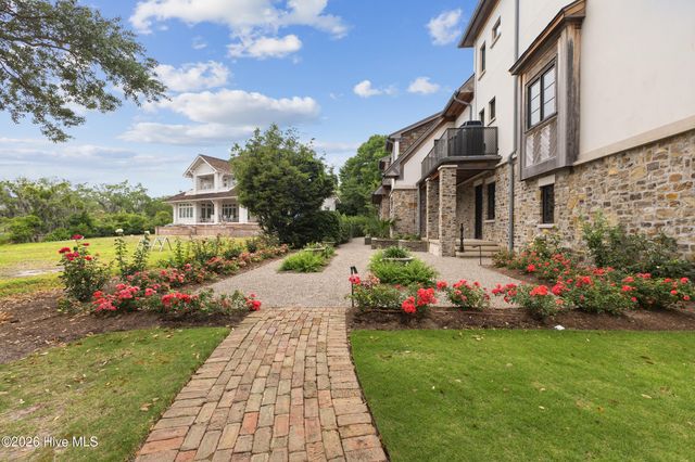 407 Bradley Creek Point Road, Wilmington, NC 28403