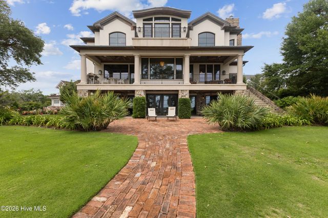 407 Bradley Creek Point Road, Wilmington, NC 28403