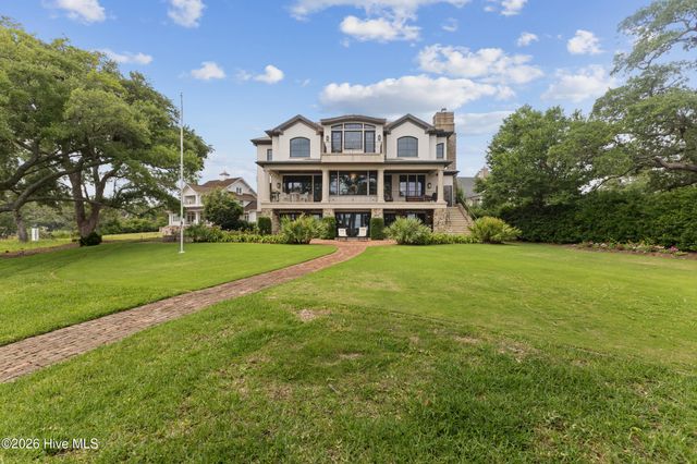 407 Bradley Creek Point Road, Wilmington, NC 28403