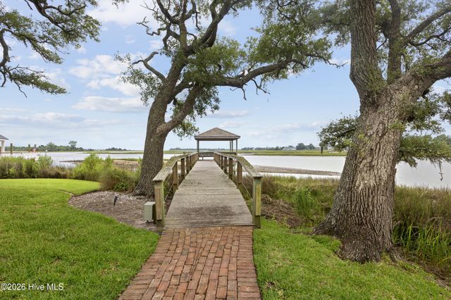 407 Bradley Creek Point Road, Wilmington, NC 28403