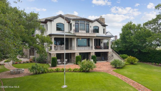 407 Bradley Creek Point Road, Wilmington, NC 28403