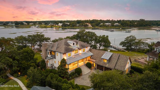 407 Bradley Creek Point Road, Wilmington, NC 28403