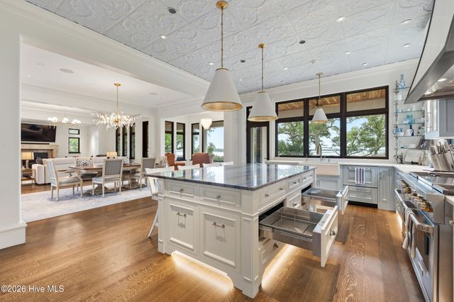 407 Bradley Creek Point Road, Wilmington, NC 28403