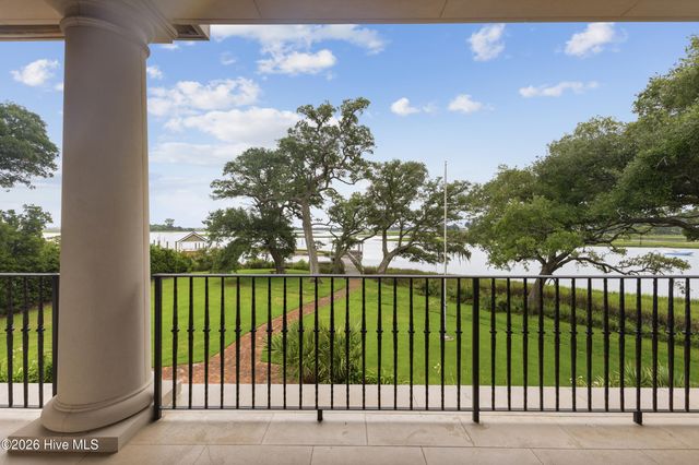 407 Bradley Creek Point Road, Wilmington, NC 28403